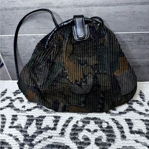 Women's Camouflage abstract Pattern Shoulder Bag - Black/Brown